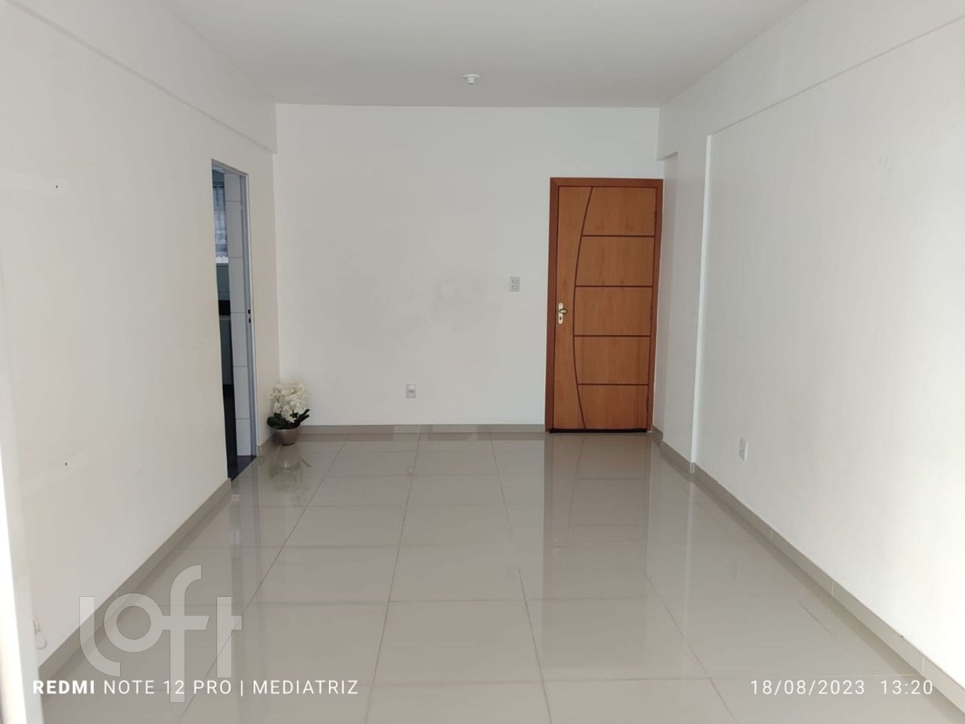 Apartamento à venda com 3 quartos, 110m² - Foto 3