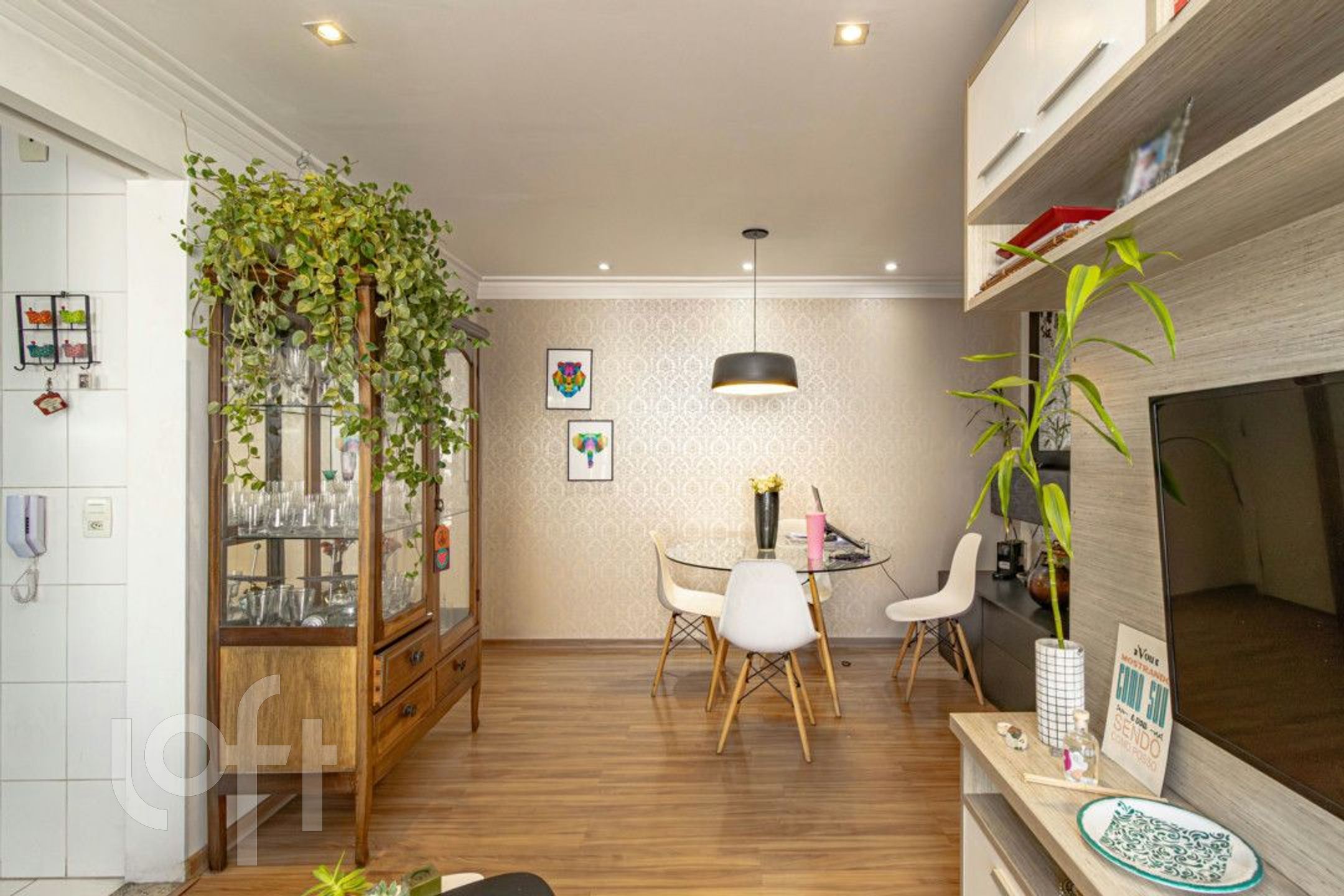 Apartamento à venda com 2 quartos, 61m² - Foto 2