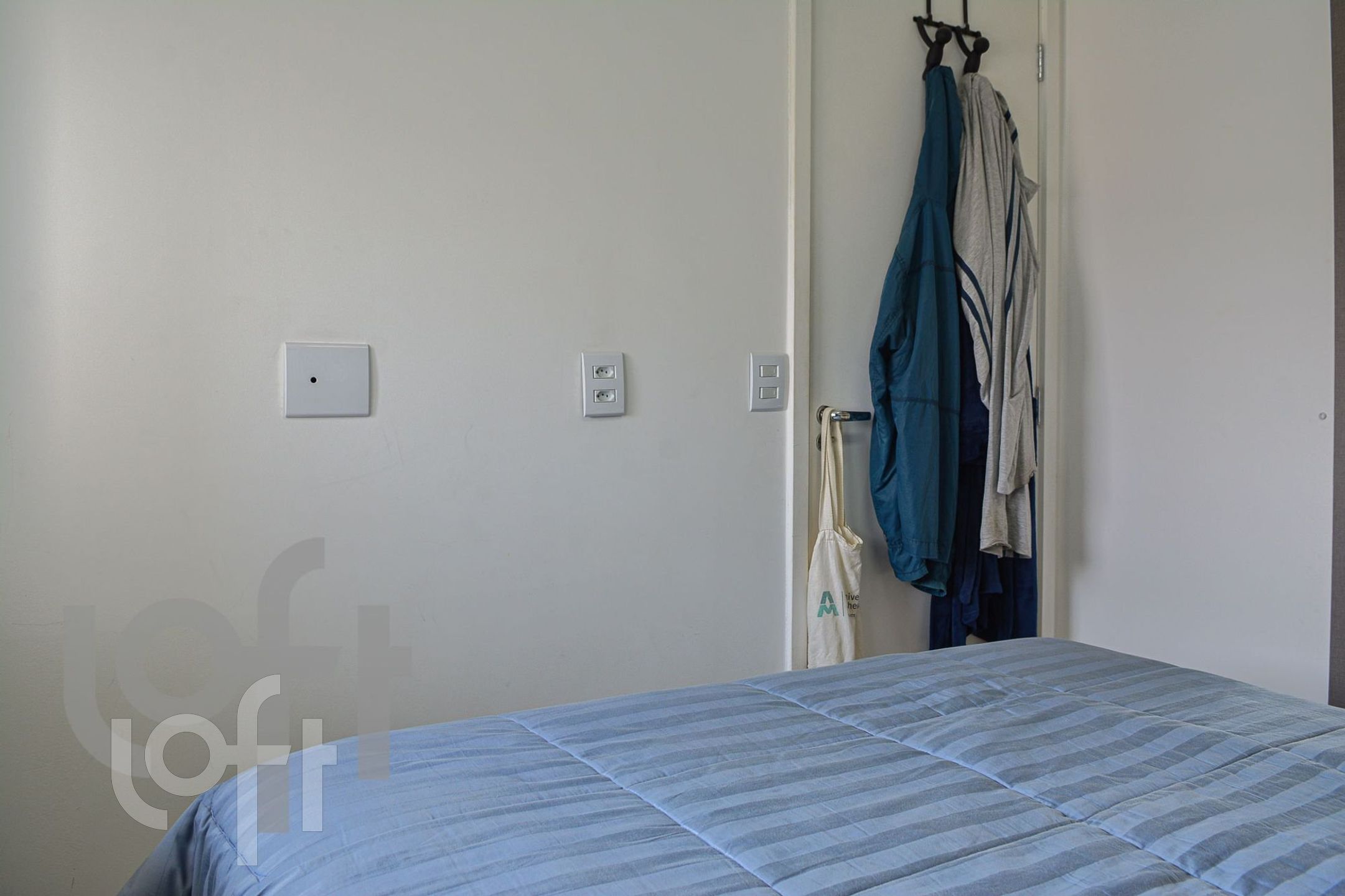 Apartamento à venda com 1 quarto, 33m² - Foto 2