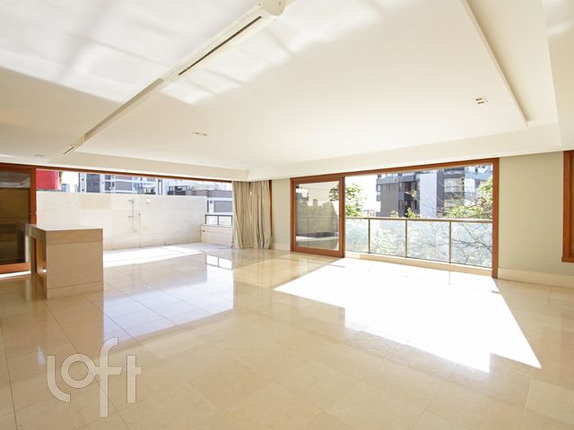 Apartamento com 325m², 3 dormitórios, 3 suítes, 4 vagas, Moinhos de Vento em Porto Alegre