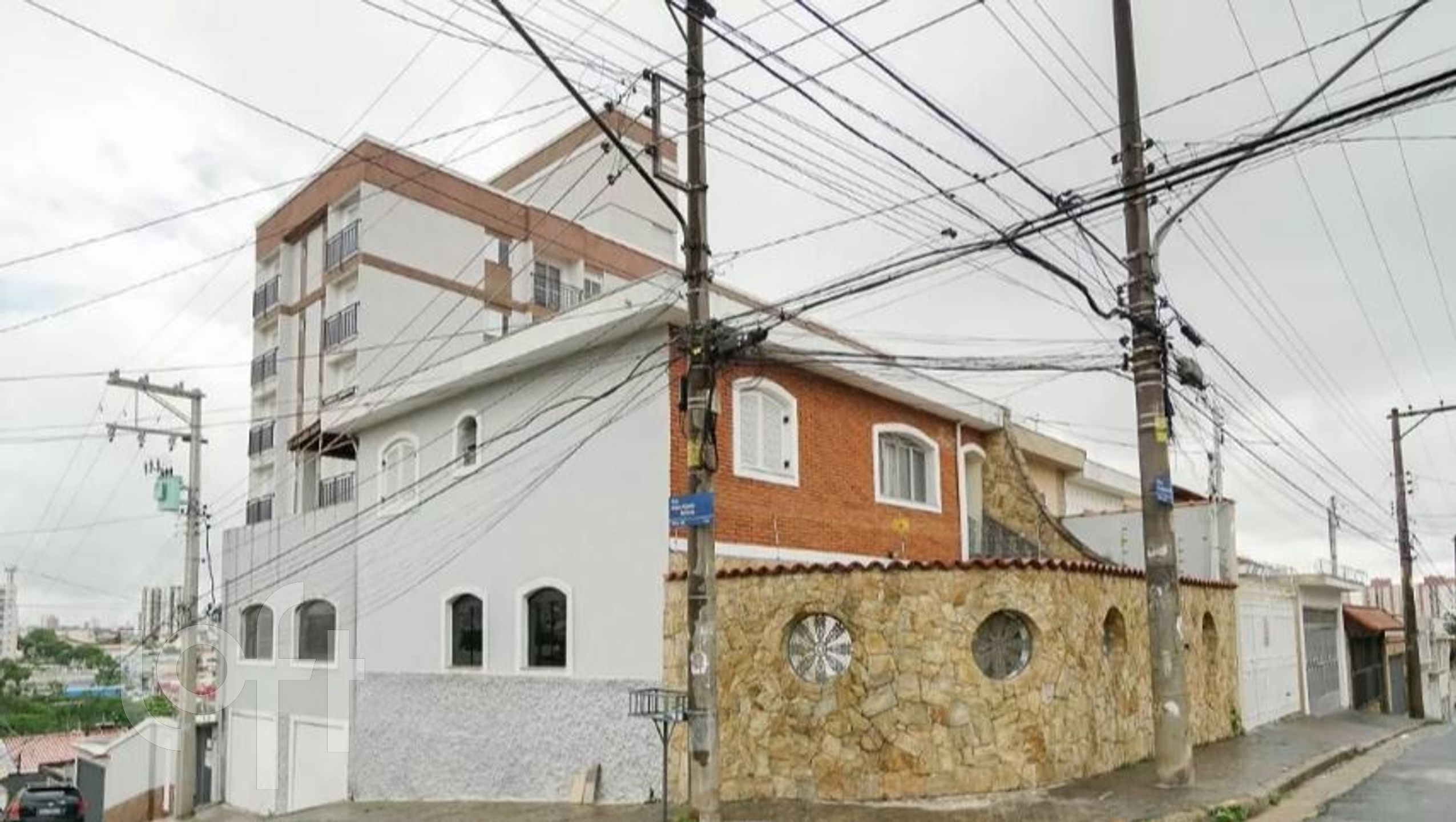 Casa à venda com 6 quartos, 300m² - Foto 1