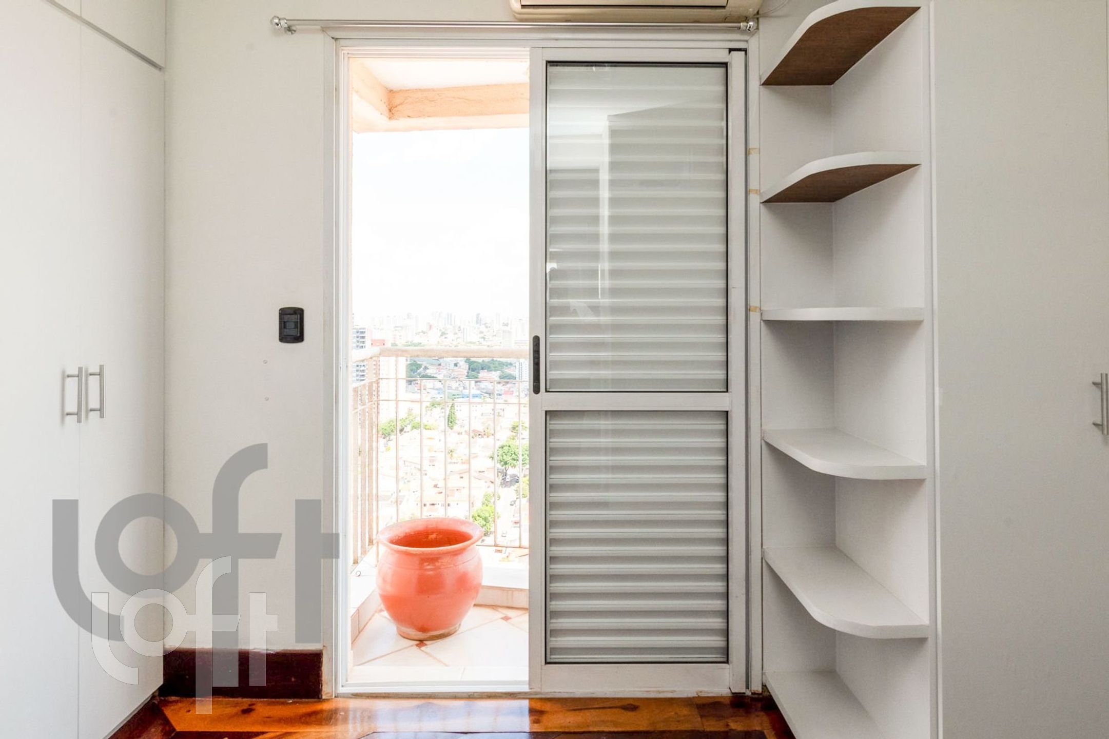 Apartamento à venda com 1 quarto, 75m² - Foto 4