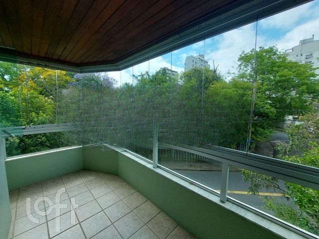 Apartamento com 75m², 3 dormitórios, 2 vagas, Petrópolis em Porto Alegre