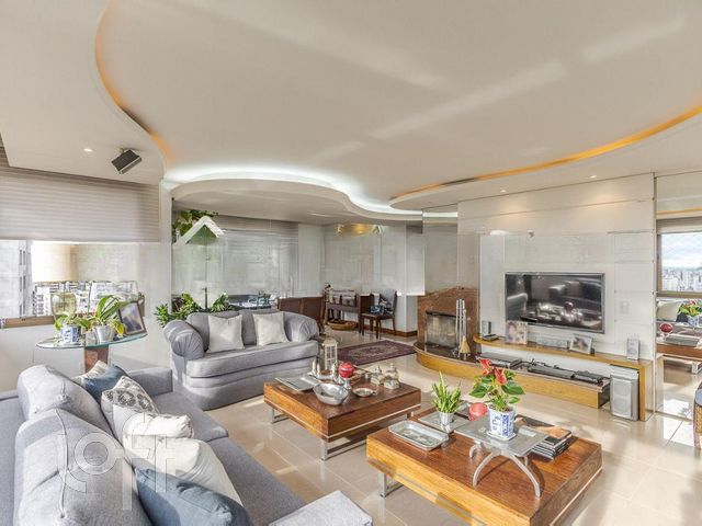 Apartamento com 168m², 3 dormitórios, 3 suítes, 3 vagas, Rio Branco em Porto Alegre