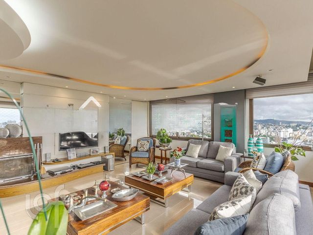 Apartamento com 168m², 3 dormitórios, 3 suítes, 3 vagas, Rio Branco em Porto Alegre