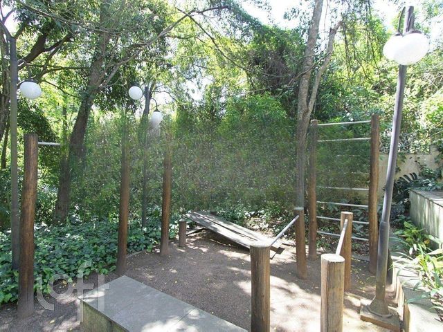 Apartamento com 60m², 1 dormitório, 1 vaga, Três Figueiras em Porto Alegre