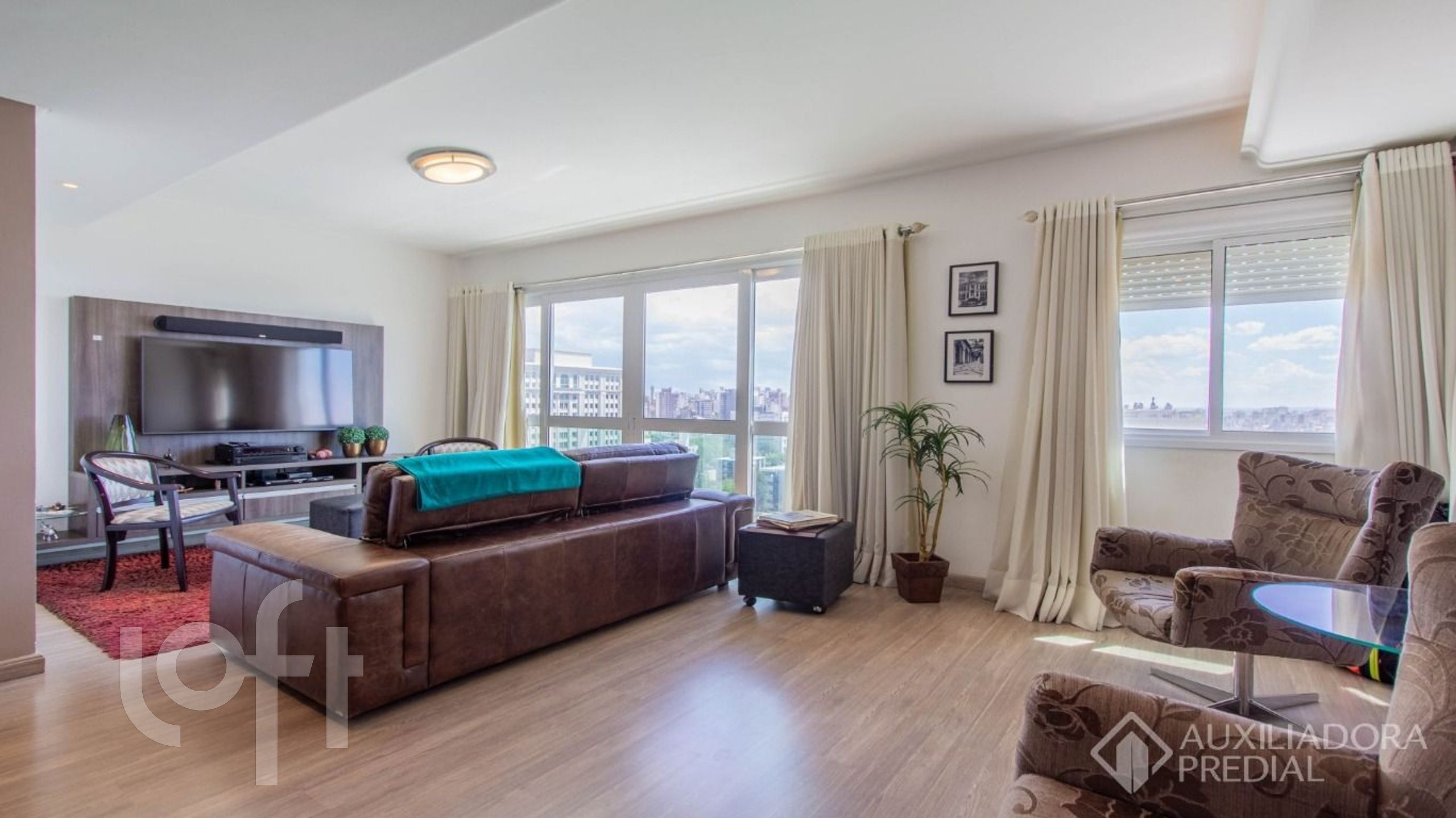 Apartamento com 79m², 3 dormitórios, 1 suíte, 2 vagas, Boa Vista em Porto Alegre