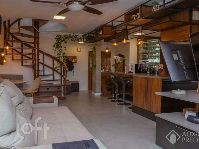 Apartamento com 240m², 3 dormitórios, 1 suíte, 2 vagas, Auxiliadora em Porto Alegre
