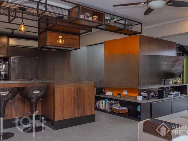 Apartamento com 240m², 3 dormitórios, 1 suíte, 2 vagas, Auxiliadora em Porto Alegre