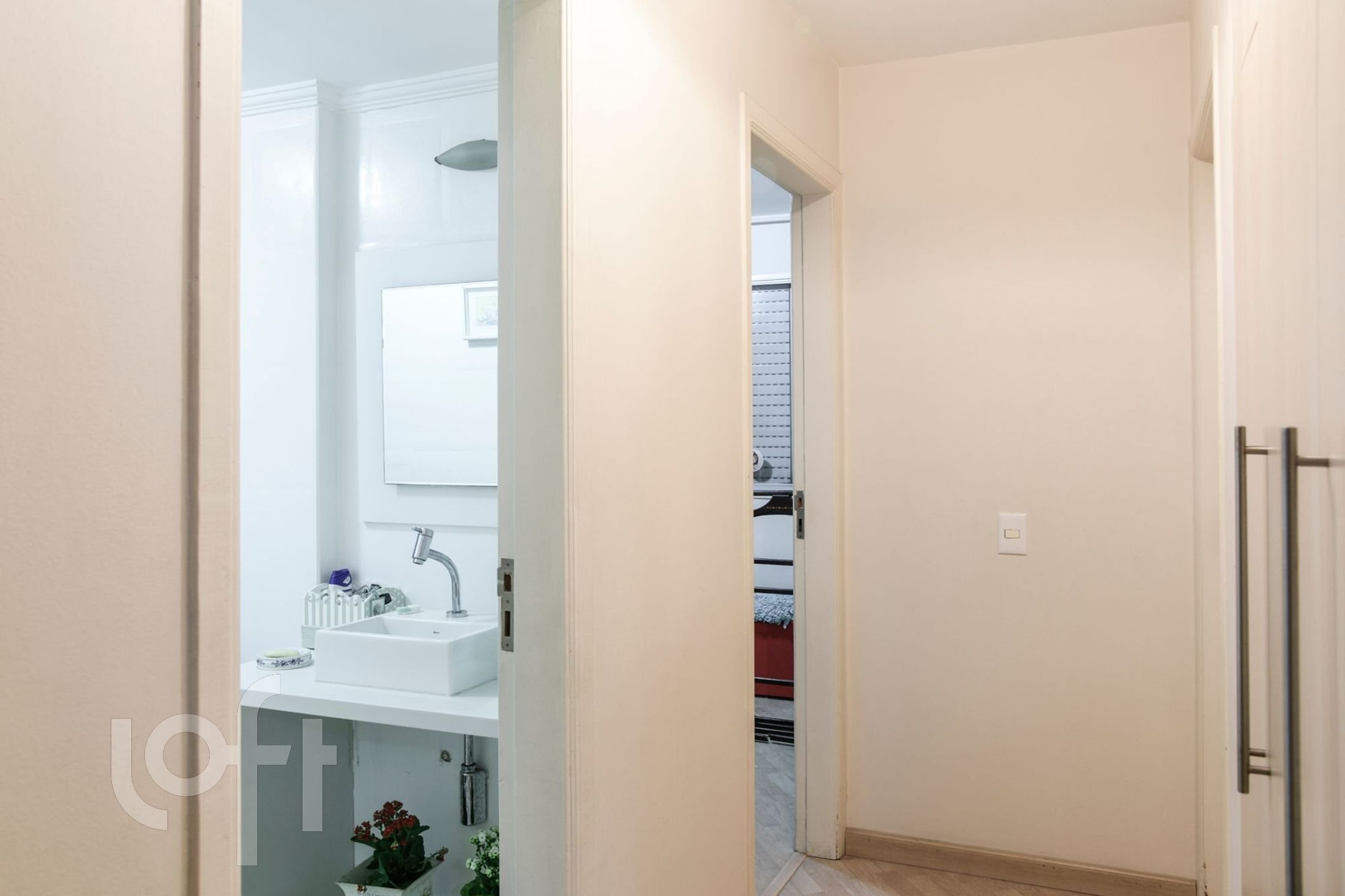 Apartamento à venda com 3 quartos, 130m² - Foto 2