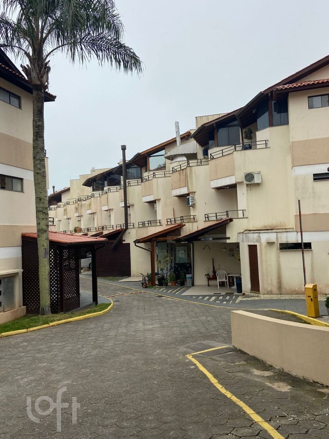 Casa Residencial com 129m², 3 quartos, 1 suíte, 1 garagem, no bairro Ponta das Canas em Florianópolis