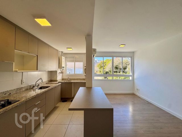 Apartamento com 65m², 3 dormitórios, 1 suíte, 1 vaga, Petrópolis em Porto Alegre