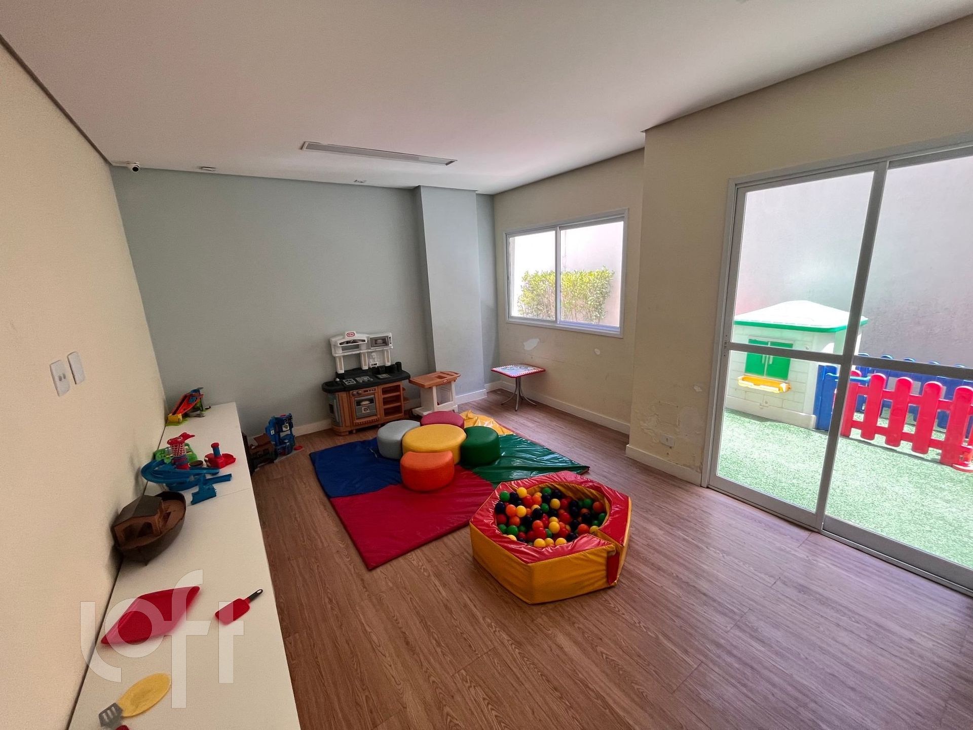 Apartamento à venda com 2 quartos, 63m² - Foto 17