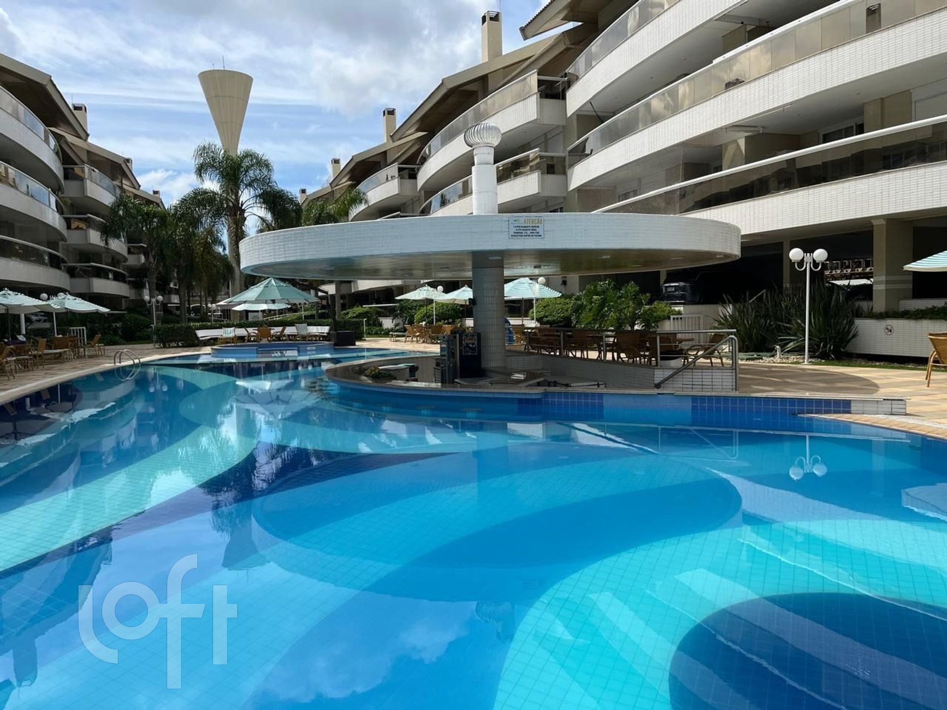 Apartamento à venda em Cachoeira do bom Jesus com 209 m², 4 quartos, 4 suítes, 3 vagas