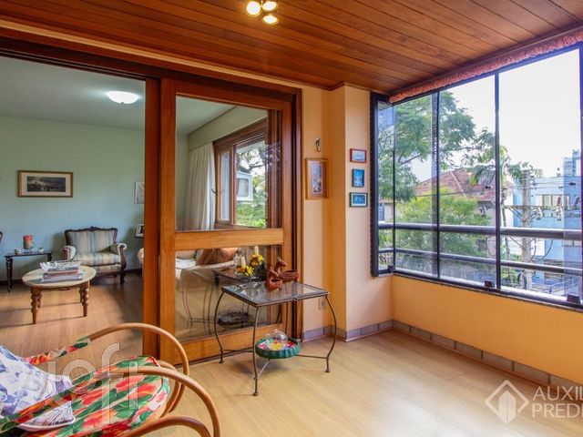 Apartamento com 114m², 3 dormitórios, 1 suíte, 2 vagas, Rio Branco em Porto Alegre