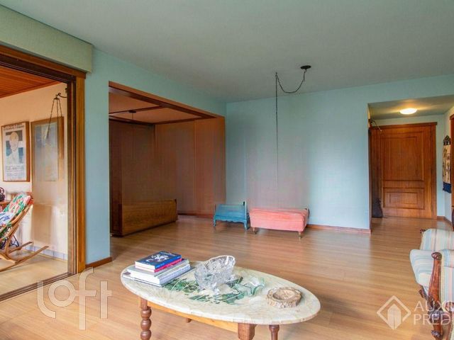 Apartamento com 114m², 3 dormitórios, 1 suíte, 2 vagas, Rio Branco em Porto Alegre