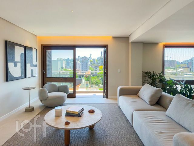 Apartamento com 232m², 3 dormitórios, 3 suítes, 2 vagas, Petrópolis em Porto Alegre