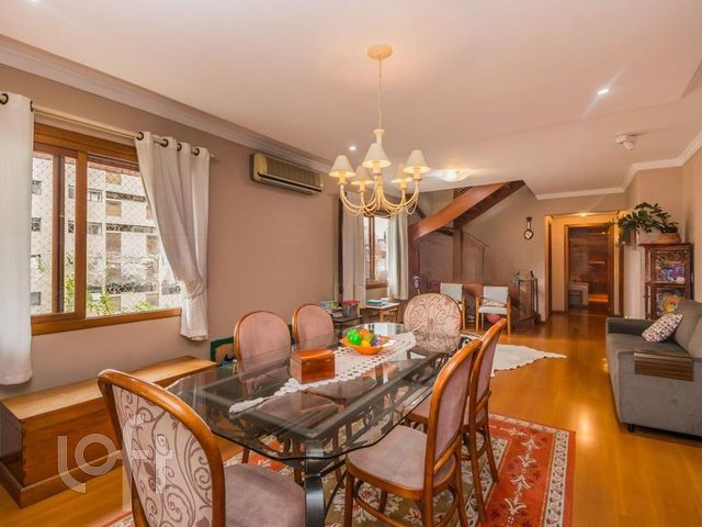 Apartamento com 383m², 3 dormitórios, 1 suíte, 3 vagas, Auxiliadora em Porto Alegre