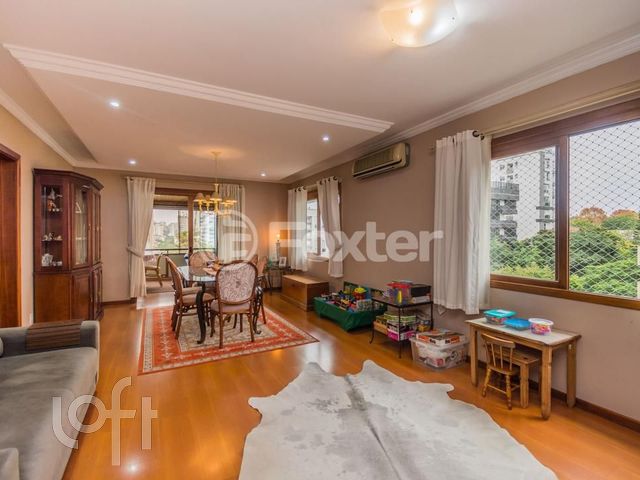 Apartamento com 383m², 3 dormitórios, 1 suíte, 3 vagas, Auxiliadora em Porto Alegre