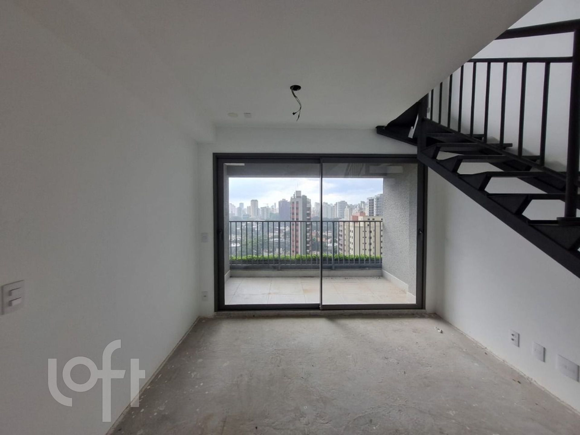 Apartamento à venda com 1 quarto, 61m² - Foto 2