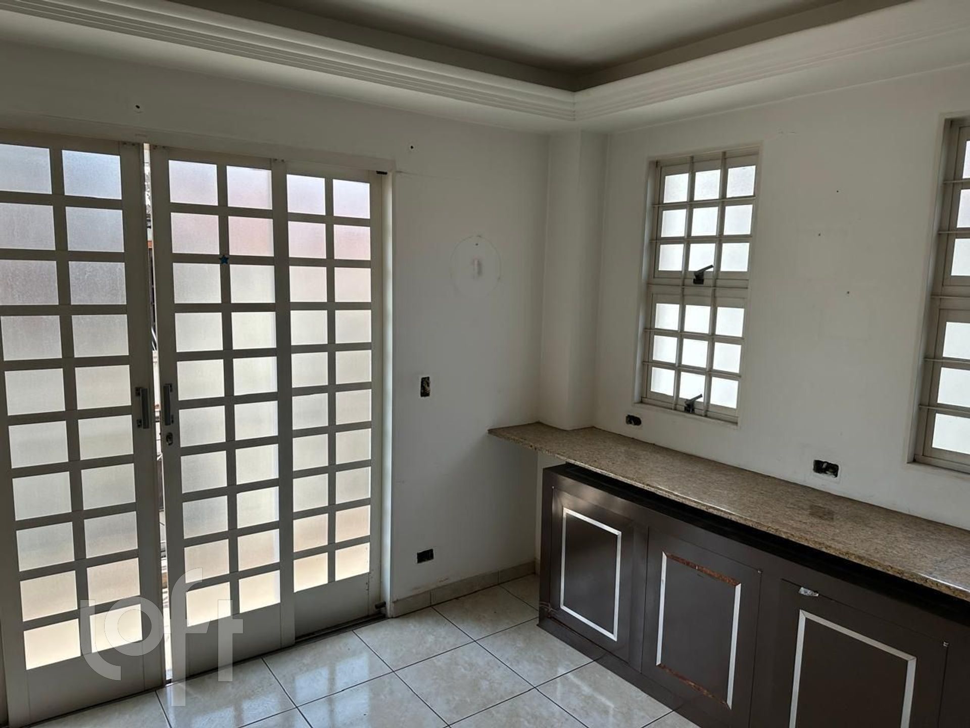 Casa à venda em Bosque da Saúde com 320 m², 4 quar