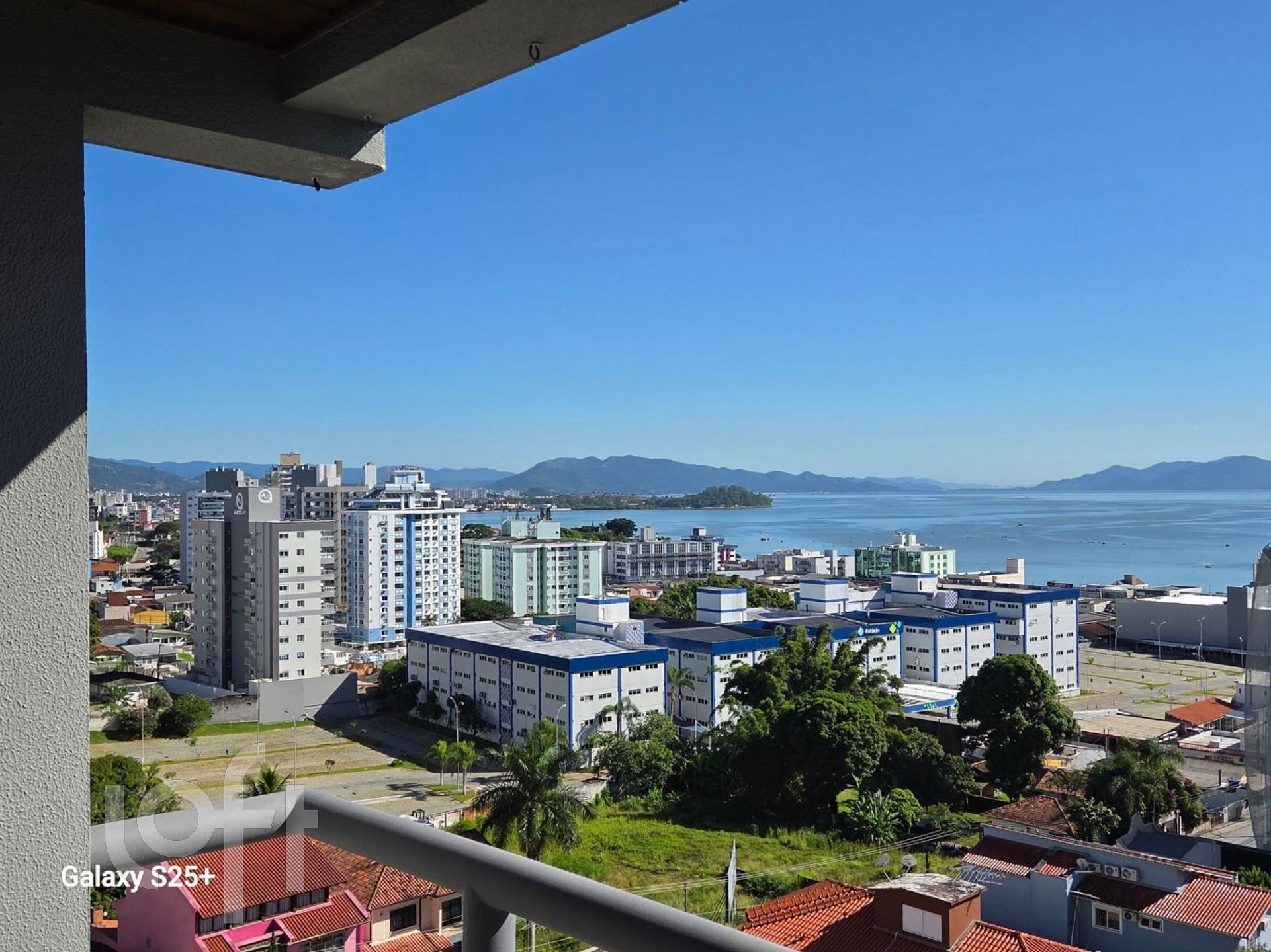 Apartamento à venda em Barreiros com 82 m², 3 quartos, 1 suíte