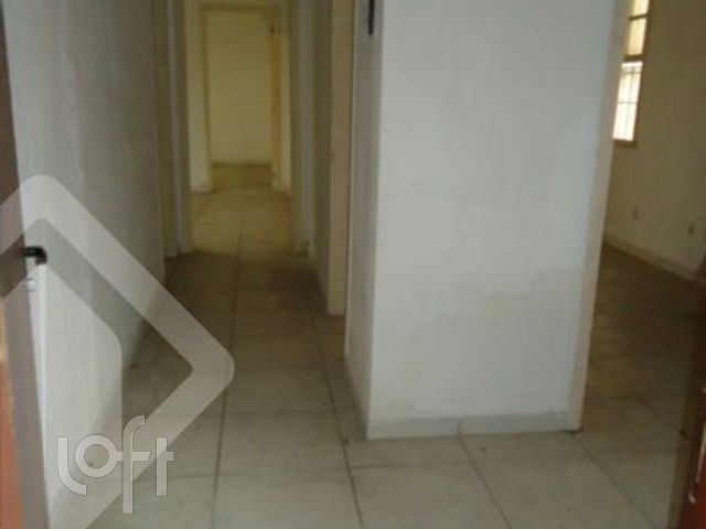 Casa com 350m², 1 dormitório, 6 vagas, Petrópolis em Porto Alegre