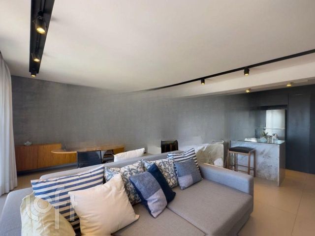 Apartamento com 75m², 2 dormitórios, 1 suíte, 1 vaga, Petrópolis em Porto Alegre