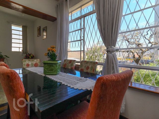 Apartamento com 121m², 3 dormitórios, 1 vaga, Santana em Porto Alegre