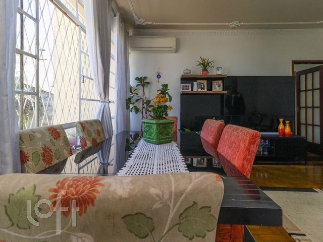 Apartamento com 121m², 3 dormitórios, 1 vaga, Santana em Porto Alegre