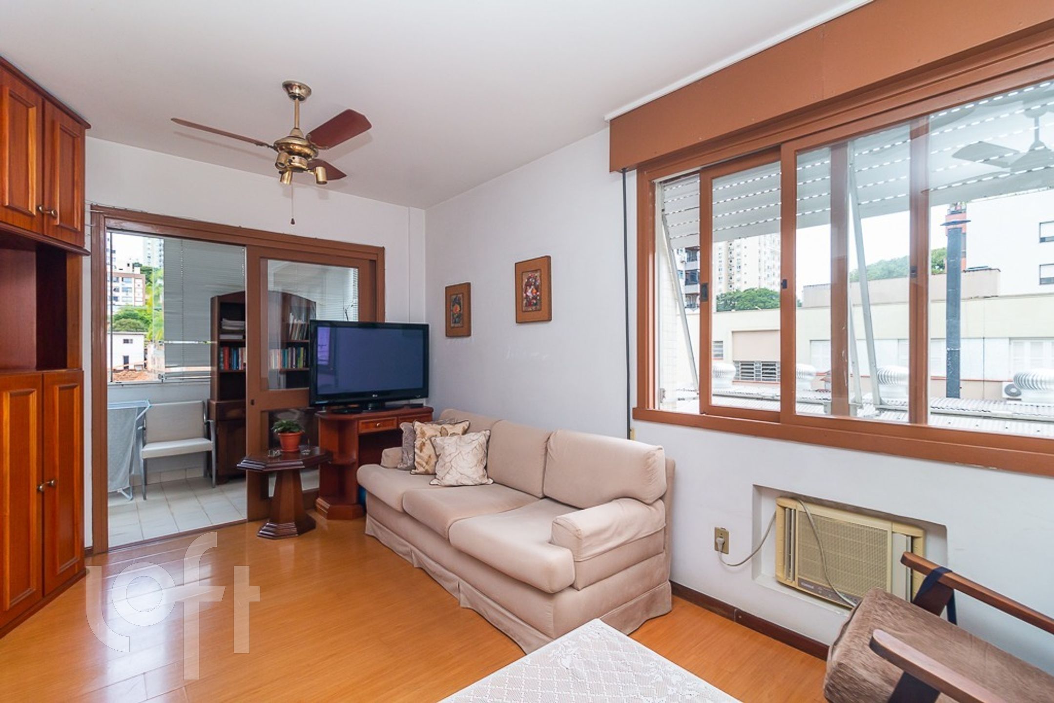 Apartamento com 101m², 3 dormitórios, 1 suíte, 1 vaga, Petrópolis em Porto Alegre