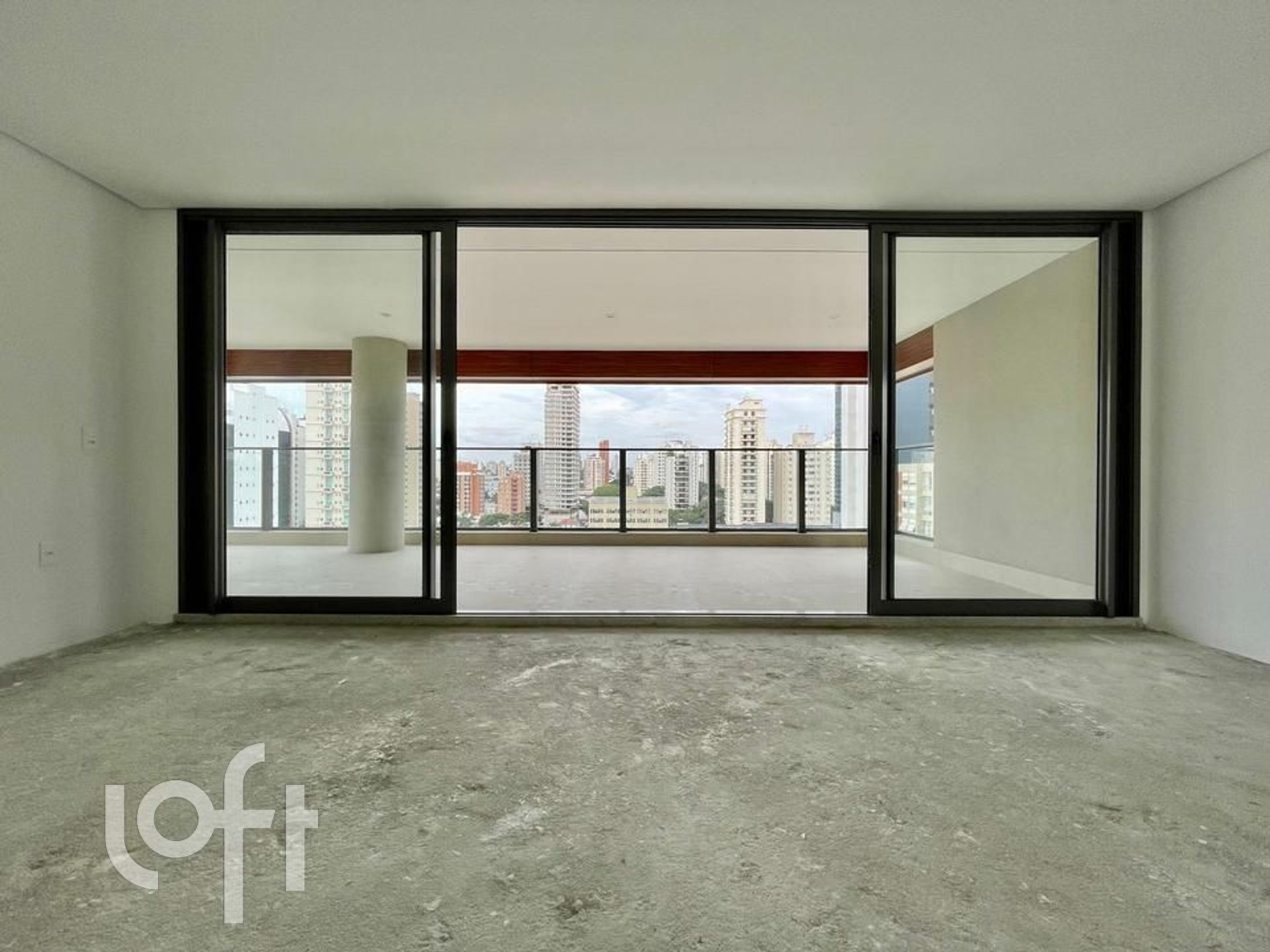 Apartamento à venda com 4 quartos, 232m² - Foto 1