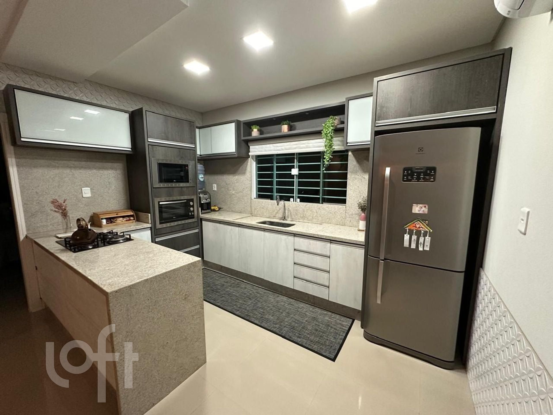 Casa à venda em Aririu da Formiga com 210 m², 3 quartos, 1 suíte, 2 vagas
