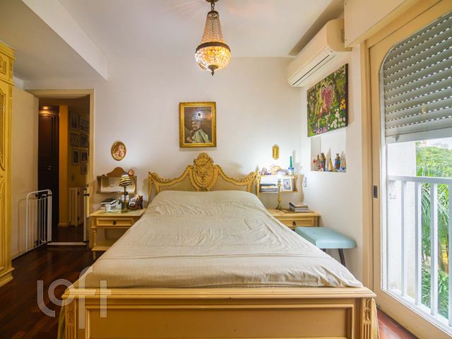 Apartamento com 147m², 3 dormitórios, 1 suíte, 2 vagas, Auxiliadora em Porto Alegre