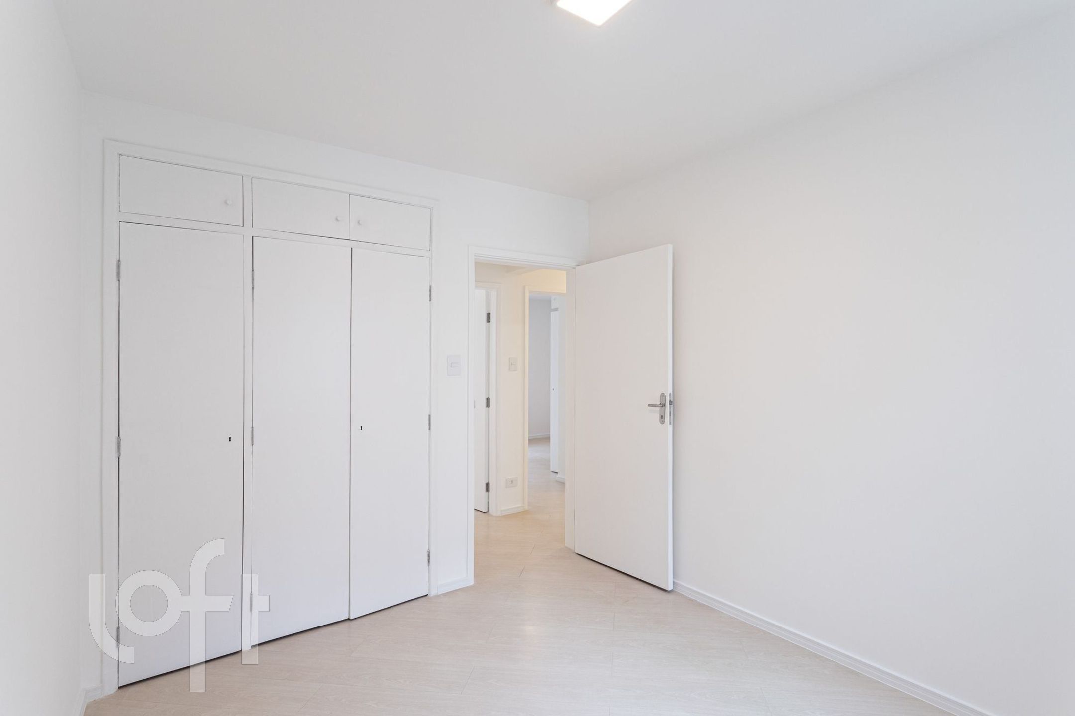 Apartamento à venda com 3 quartos, 95m² - Foto 2