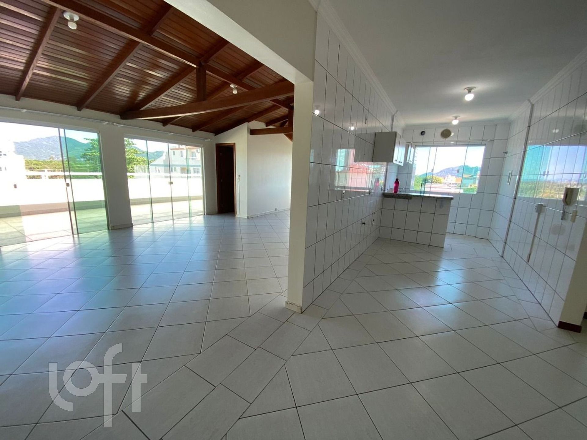 Apartamentos com 162m², 3 quartos, 1 suíte, 1 garagem, no bairro Cachoeira do bom Jesus em Florianópolis