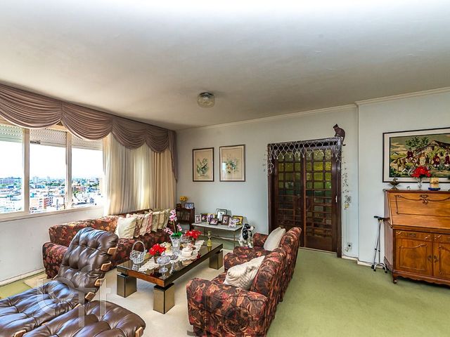 Apartamento com 168m², 3 dormitórios, 1 suíte, 1 vaga, Independência em Porto Alegre