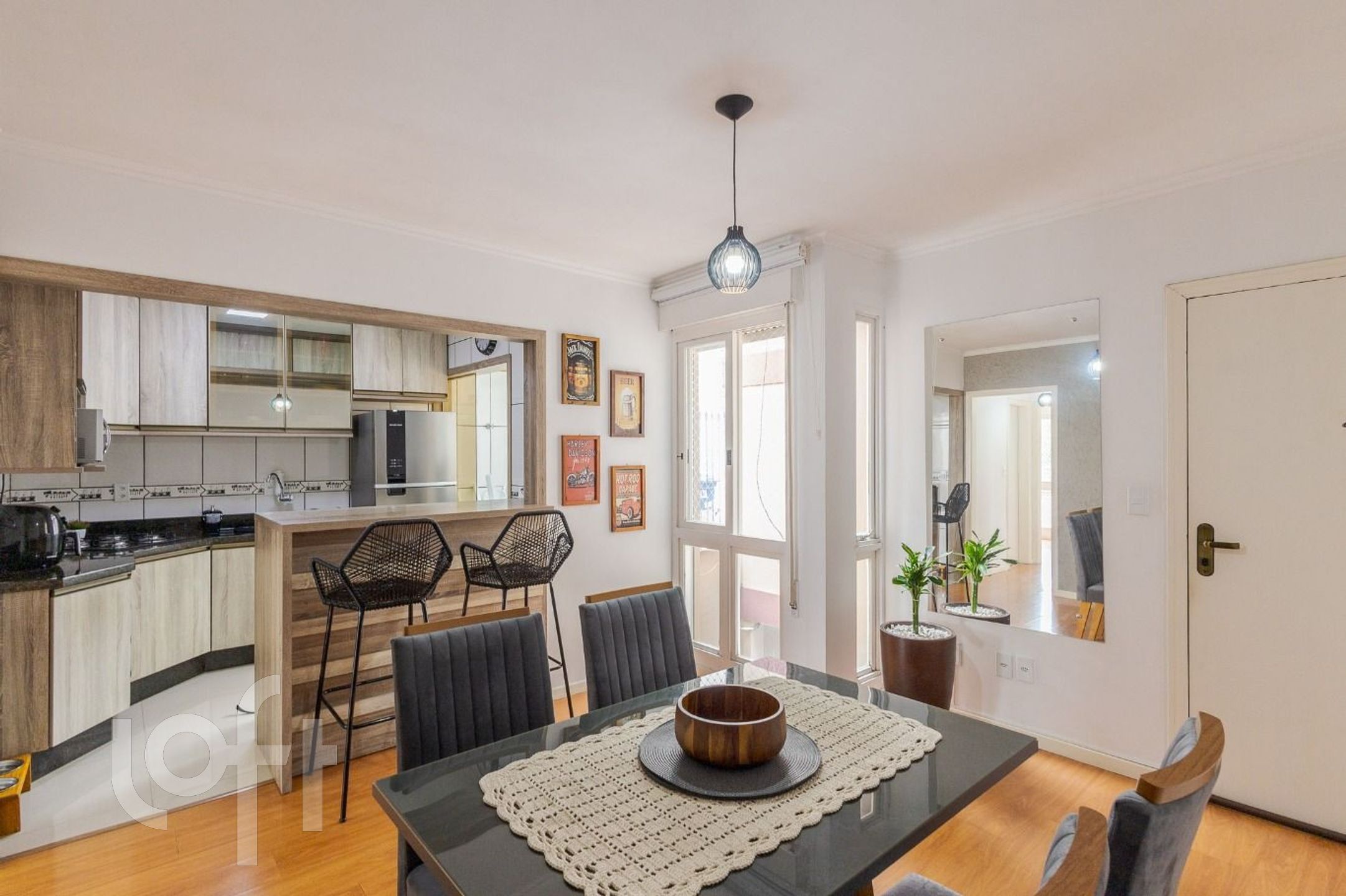 Apartamento com 56m², 2 dormitórios, 1 vaga, Jardim Botânico em Porto Alegre