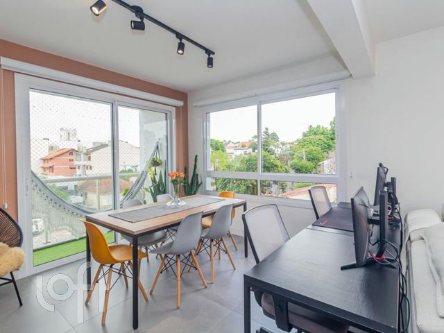 Apartamento com 67m², 2 dormitórios, 1 suíte, 1 vaga, Vila Ipiranga em Porto Alegre