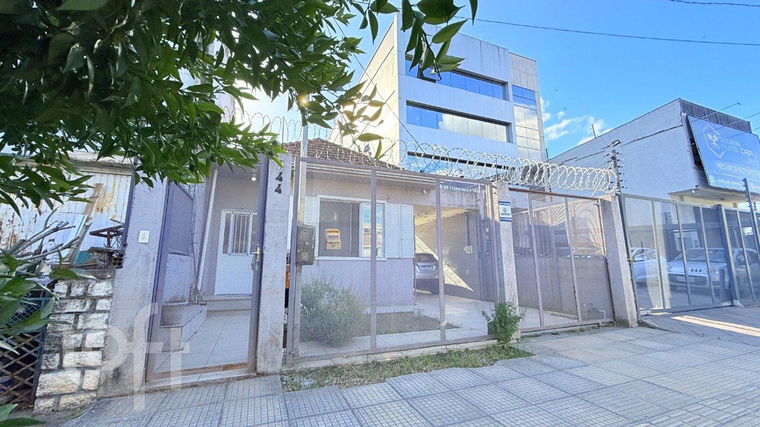 Casa com 108m², 3 dormitórios, 4 vagas, São João em Porto Alegre