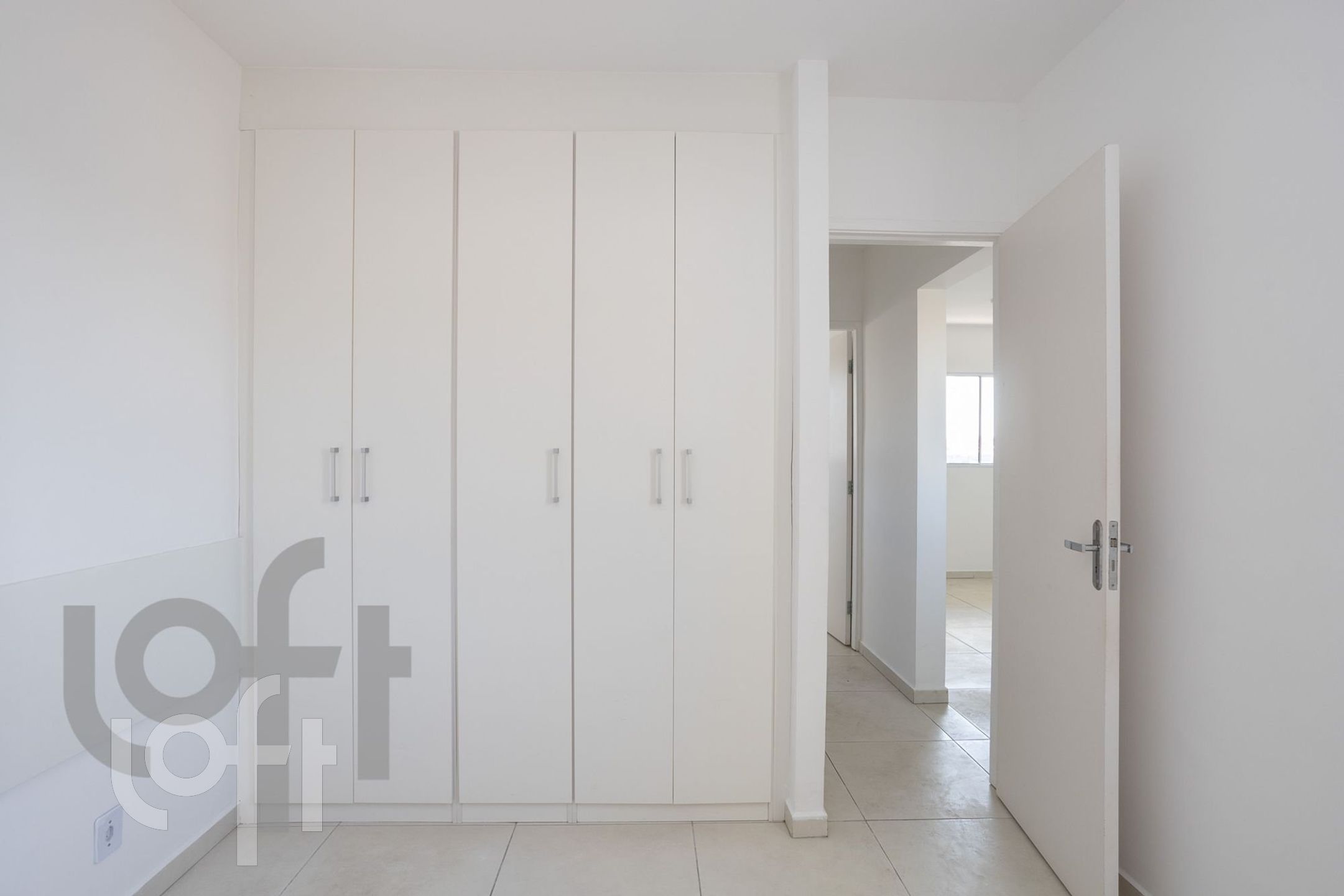 Apartamento à venda com 2 quartos, 41m² - Foto 4