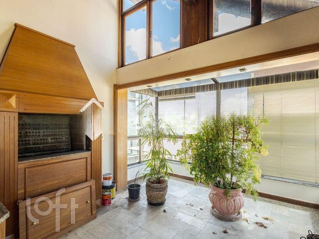 Apartamento com 351m², 3 dormitórios, 1 suíte, 3 vagas, Petrópolis em Porto Alegre