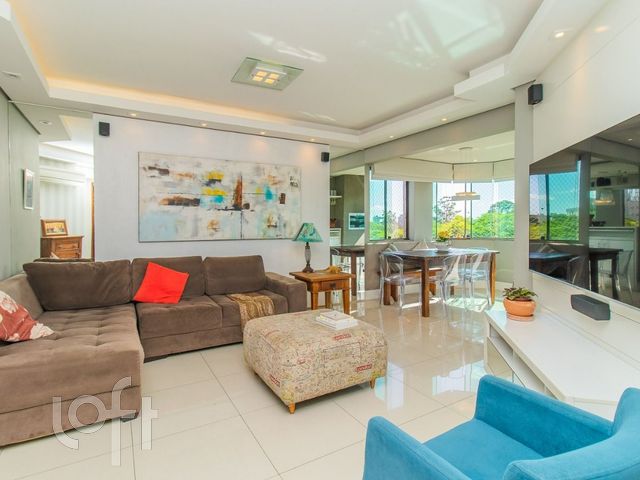 Apartamento com 99m², 3 dormitórios, 1 suíte, 2 vagas, Vila Ipiranga em Porto Alegre