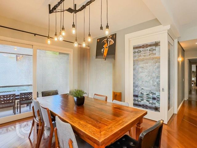 Apartamento com 189m², 3 dormitórios, 1 suíte, 3 vagas, Chácara das Pedras em Porto Alegre