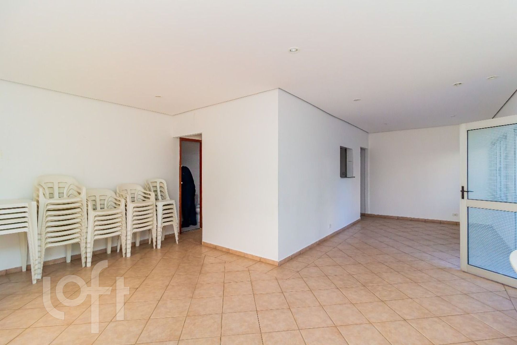 Apartamento à venda com 2 quartos, 74m² - Foto 42