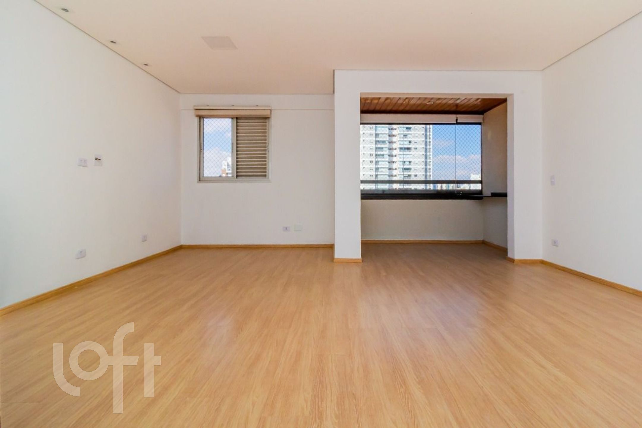 Apartamento à venda com 2 quartos, 74m² - Foto 1