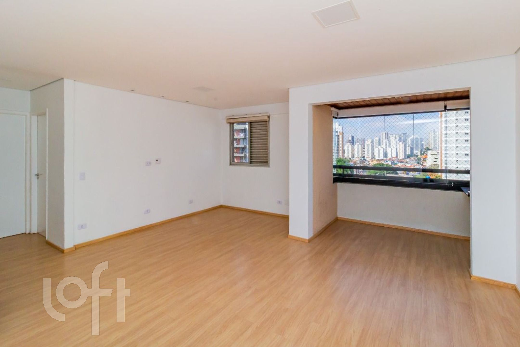 Apartamento à venda com 2 quartos, 74m² - Foto 2