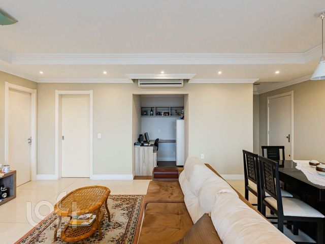 Apartamento com 120m², 3 dormitórios, 1 suíte, 2 vagas, Jardim Europa em Porto Alegre