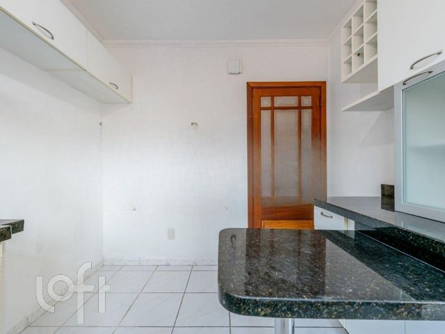 Apartamento com 110m², 3 dormitórios, 1 suíte, 1 vaga, Rio Branco em Porto Alegre