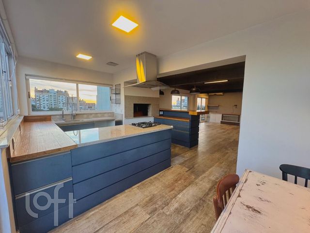 Apartamento com 228m², 3 dormitórios, 1 suíte, 3 vagas, Higienópolis em Porto Alegre